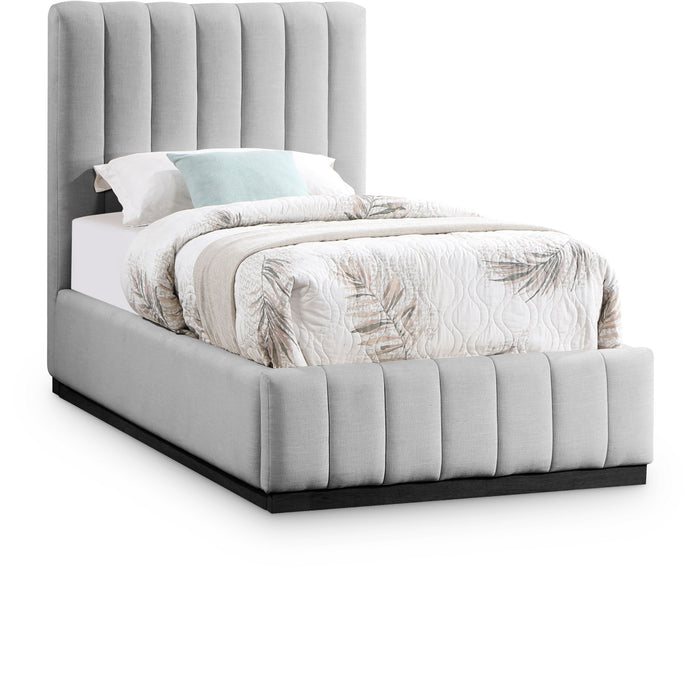 Lucia - Bed