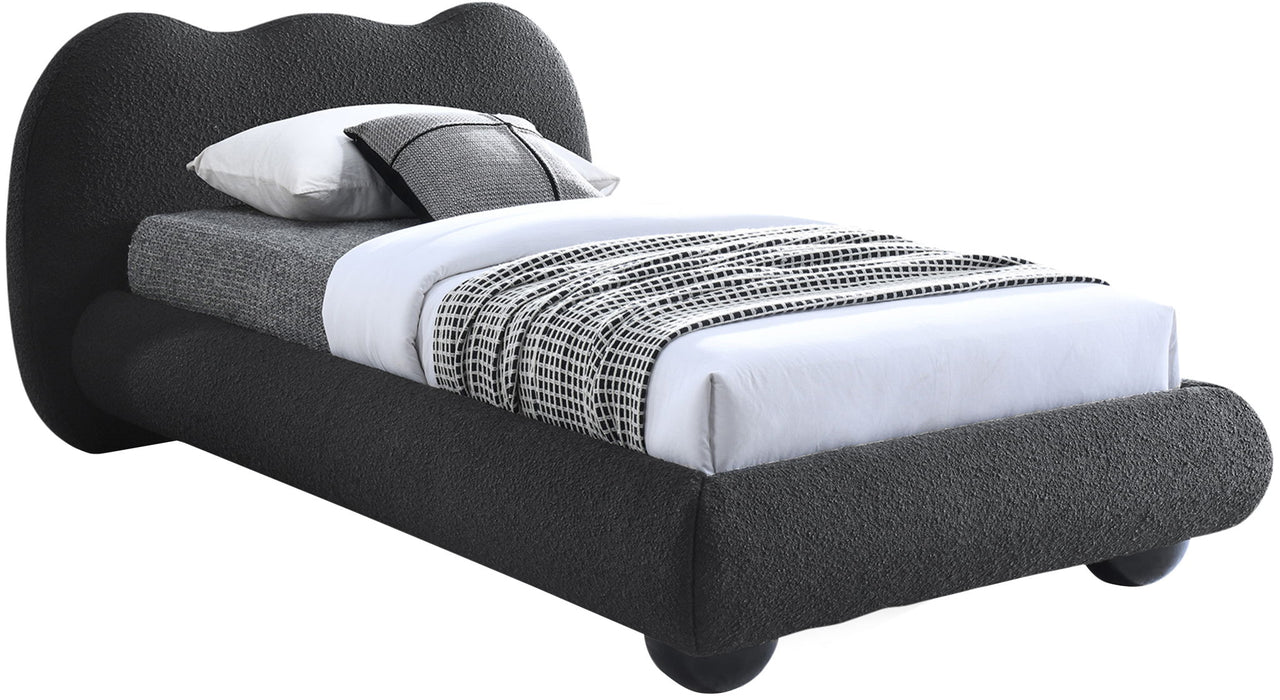 Hyde - Bed