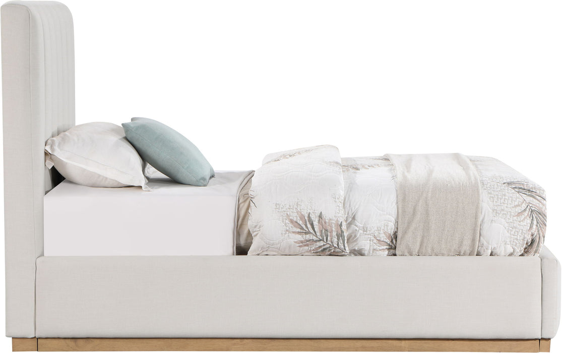 Lucia - Bed