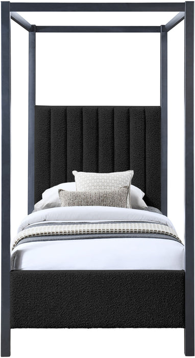 Kelly - Bed