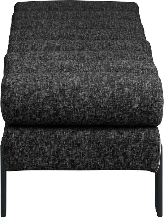 Akeela - Bench