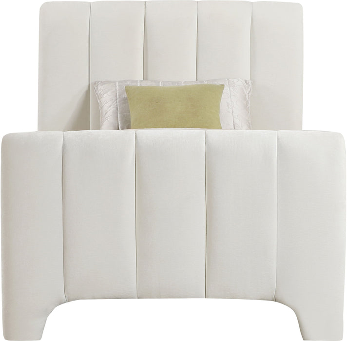 Camila - Bed