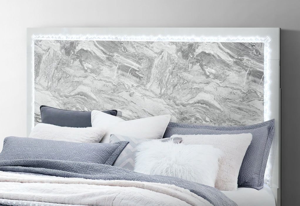 Naomi - 4 Piece Bedroom Set (Full Bed, Dresser, Mirror, Nightstand) - Silver Marble