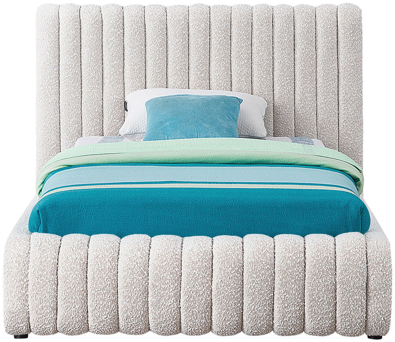 Nash - Bed