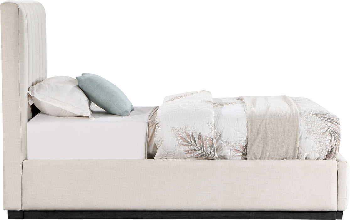 Lucia - Bed