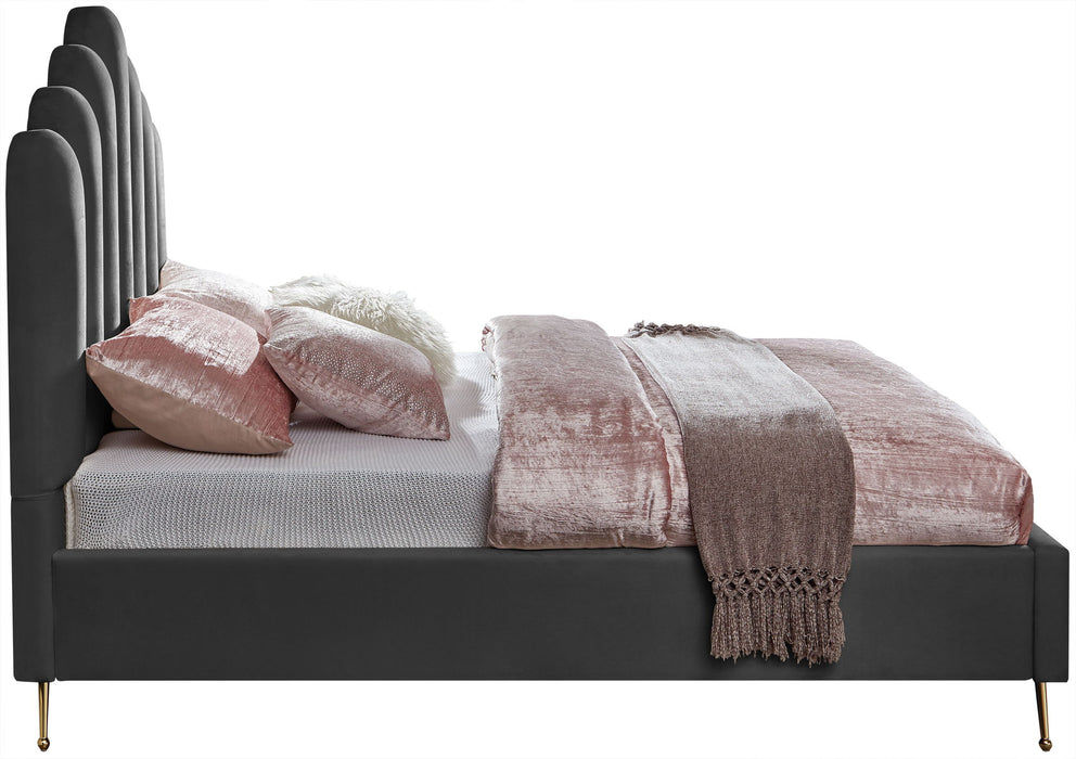 Lily - Bed