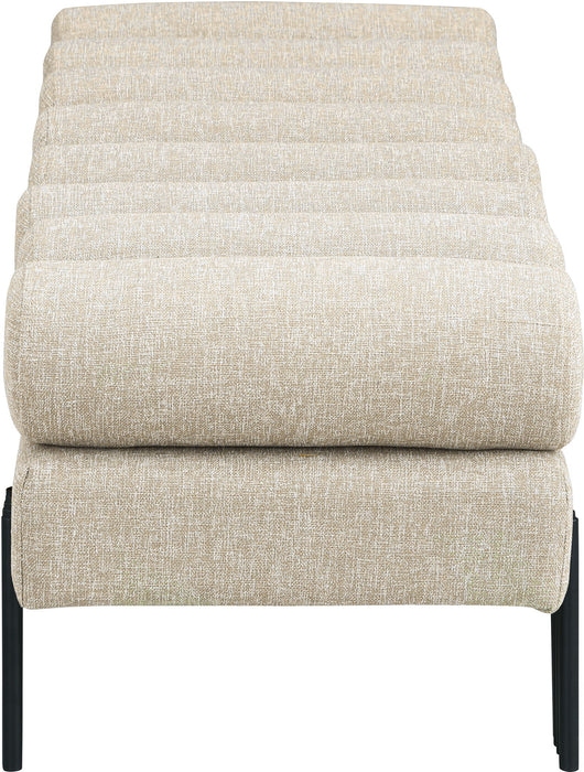 Akeela - Bench