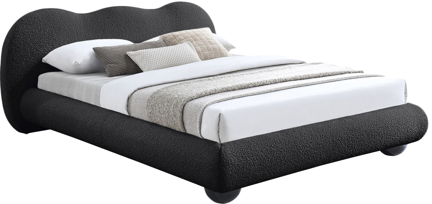 Hyde - Bed