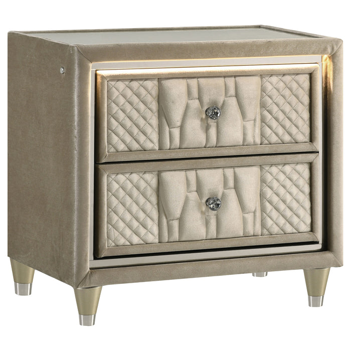 Lorient 4-piece Queen Bedroom Set Ivory and Camel