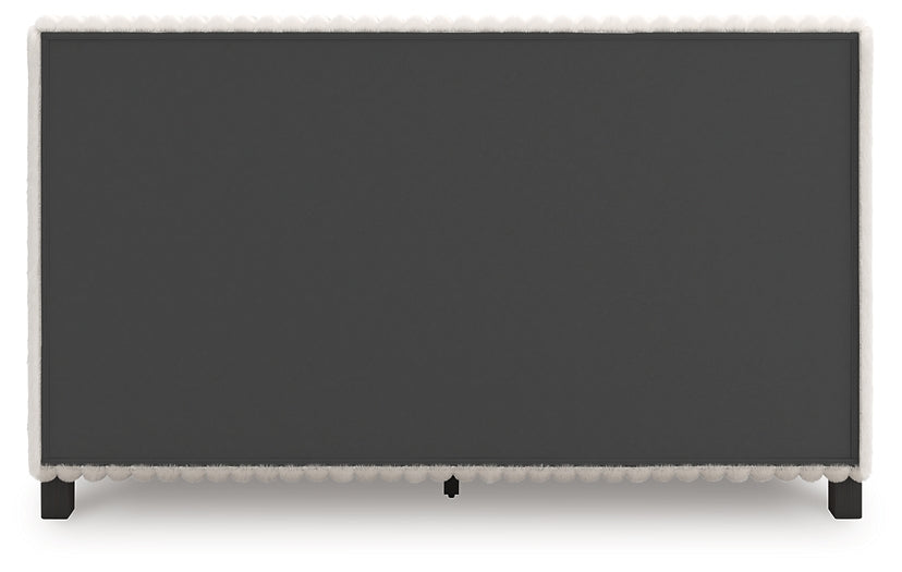 Zuraleus Queen Upholstered Bed