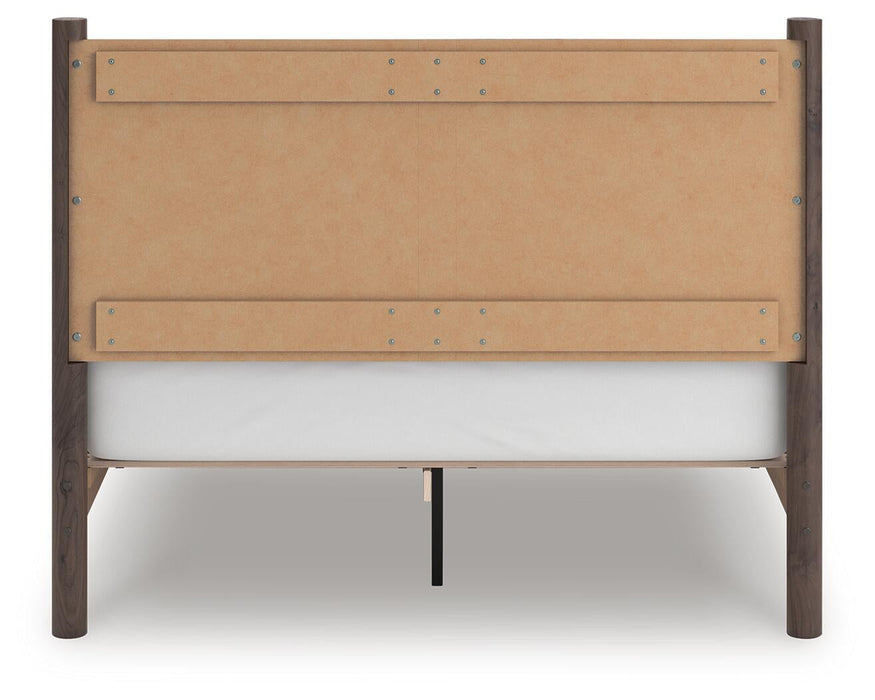Pamytta Queen Panel Platform Bed, Dresser, Mirror and Nightstand