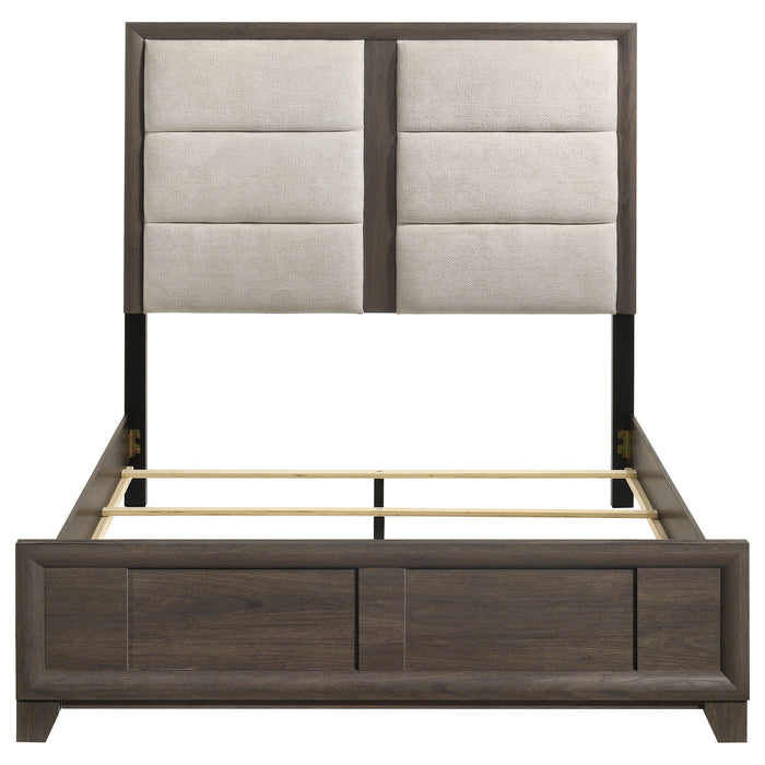 Farre 4-piece Queen Bedroom Set Dark Brown